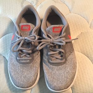 Nike tennis shoes